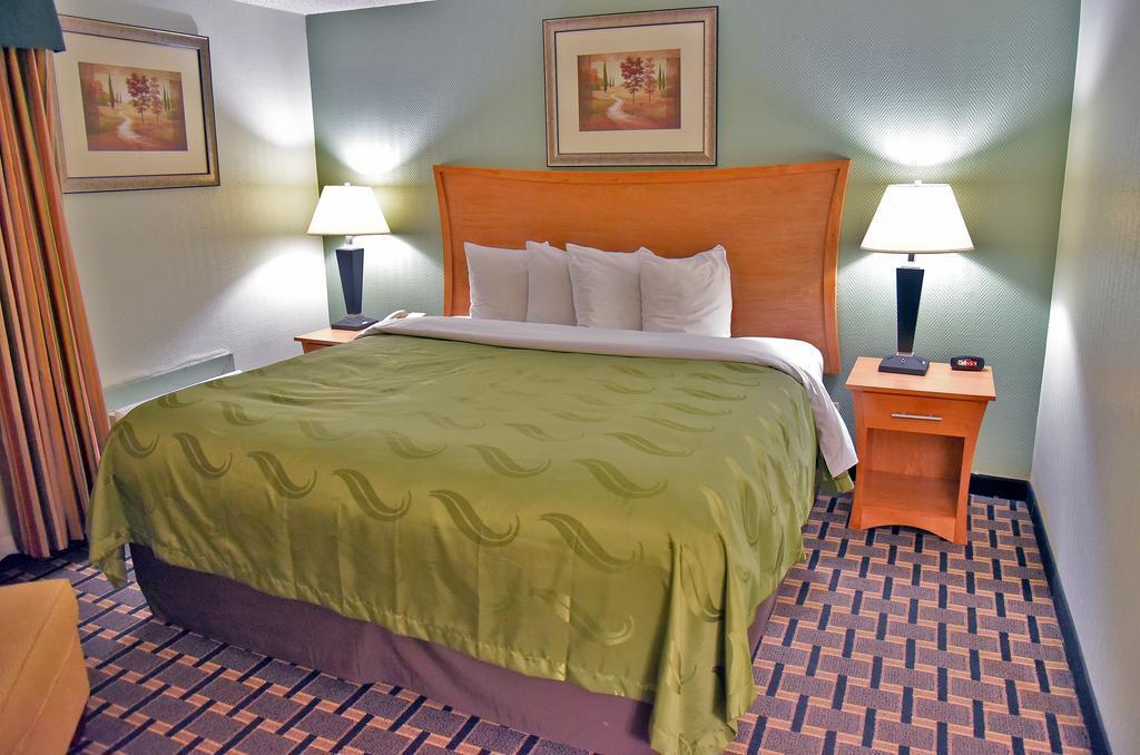 Quality Inn & Suites Near I-480 And I-29 Council Bluffs Dış mekan fotoğraf