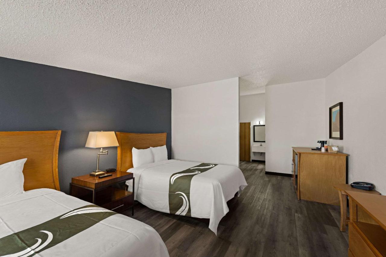 Quality Inn & Suites Near I-480 And I-29 Council Bluffs Dış mekan fotoğraf