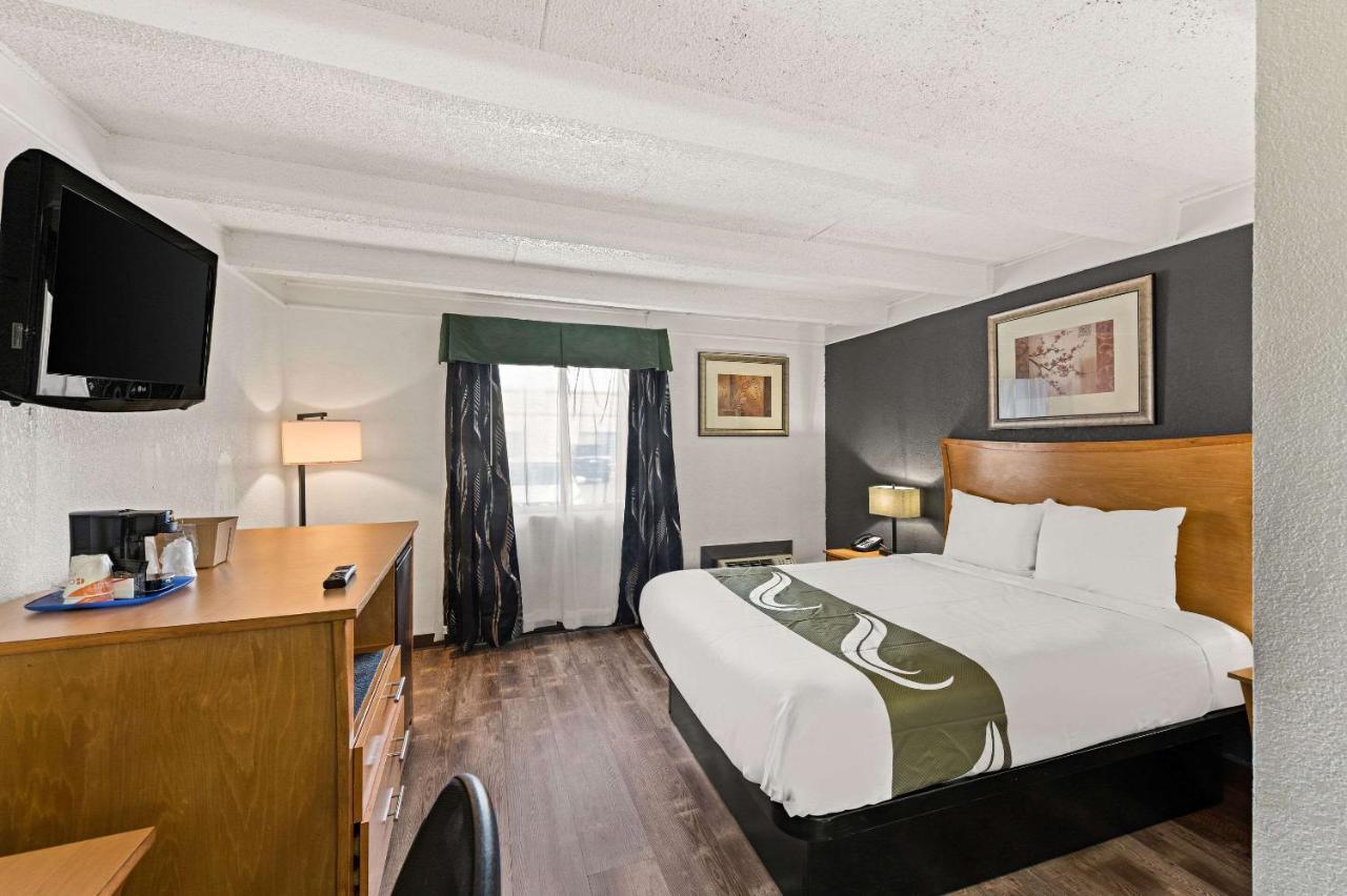 Quality Inn & Suites Near I-480 And I-29 Council Bluffs Dış mekan fotoğraf