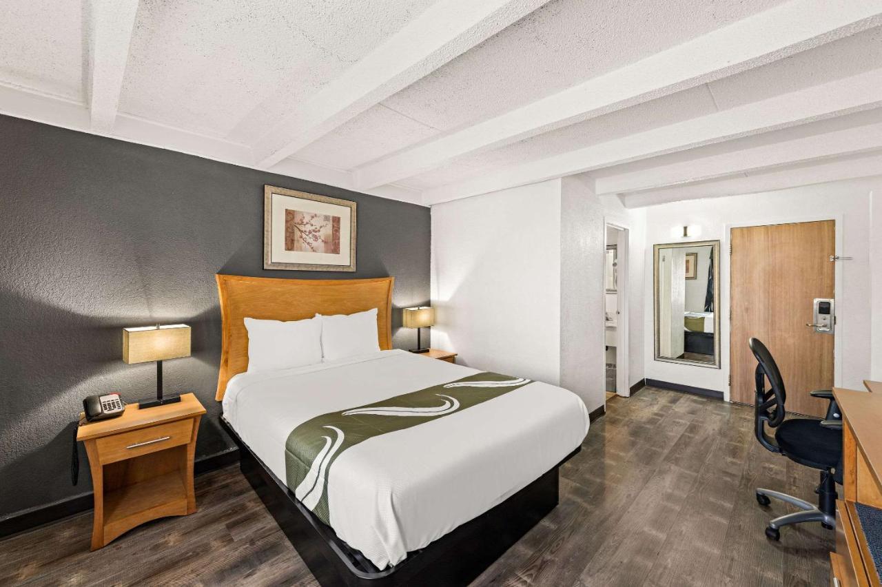 Quality Inn & Suites Near I-480 And I-29 Council Bluffs Dış mekan fotoğraf
