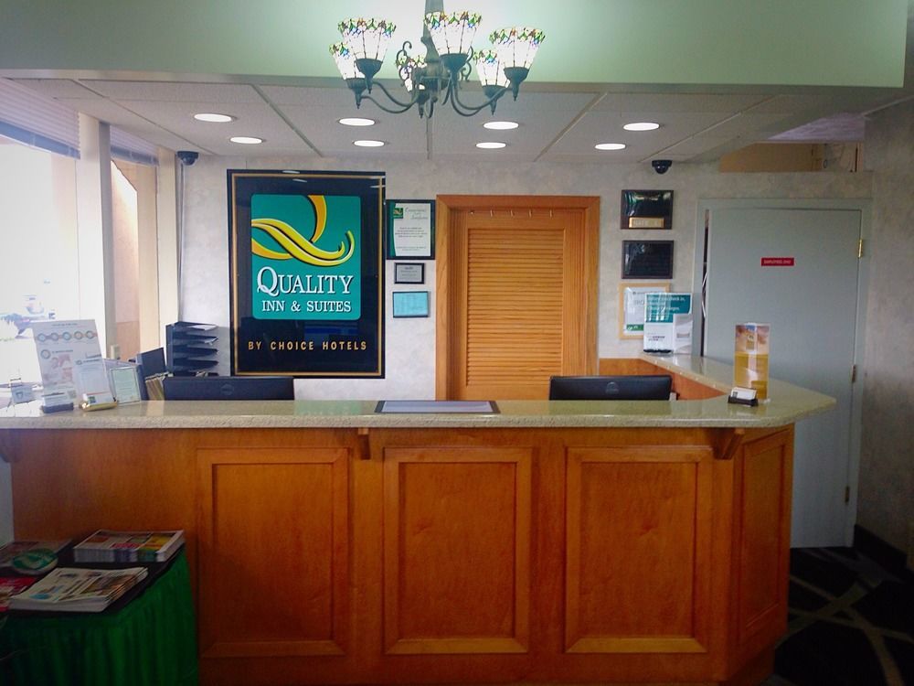 Quality Inn & Suites Near I-480 And I-29 Council Bluffs Dış mekan fotoğraf