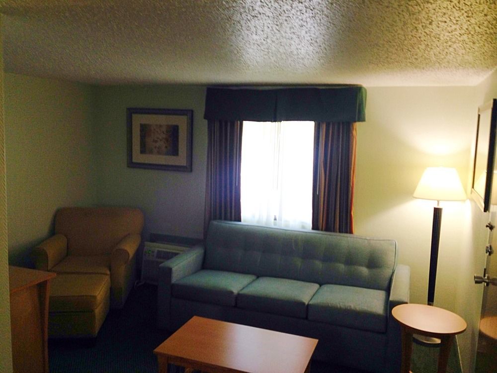 Quality Inn & Suites Near I-480 And I-29 Council Bluffs Dış mekan fotoğraf