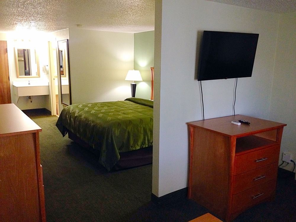 Quality Inn & Suites Near I-480 And I-29 Council Bluffs Dış mekan fotoğraf