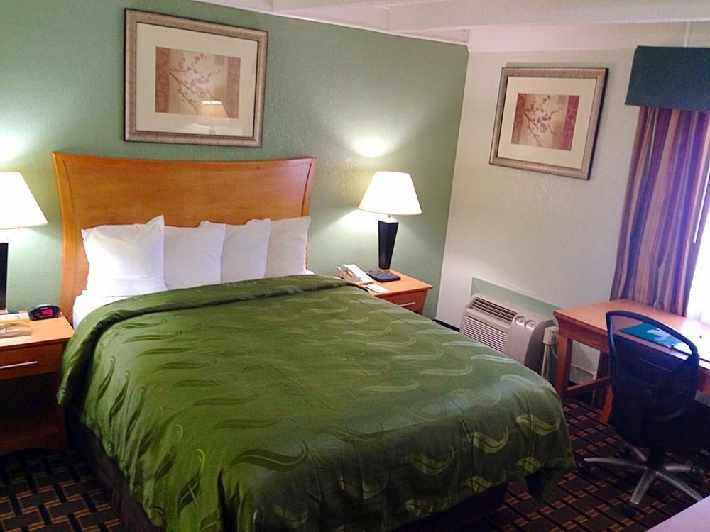 Quality Inn & Suites Near I-480 And I-29 Council Bluffs Dış mekan fotoğraf