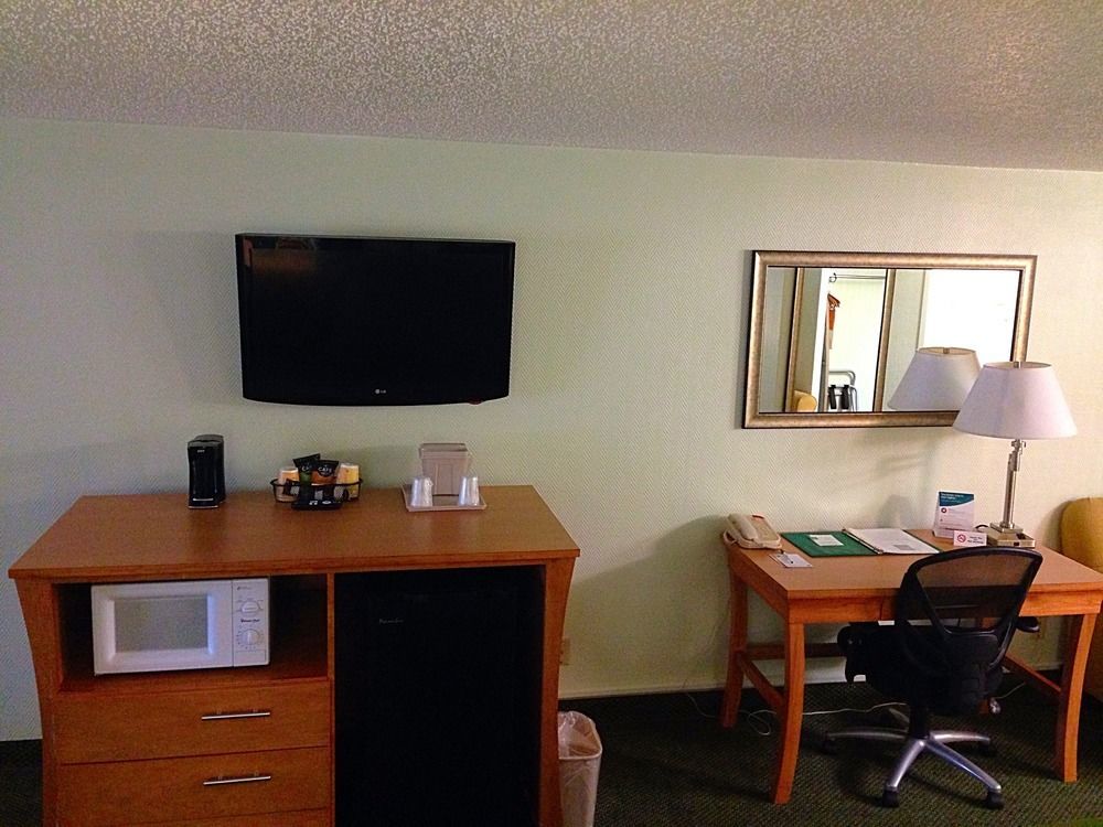 Quality Inn & Suites Near I-480 And I-29 Council Bluffs Dış mekan fotoğraf