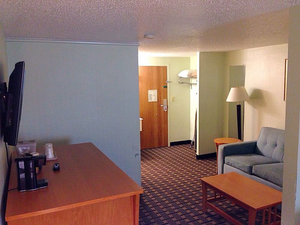 Quality Inn & Suites Near I-480 And I-29 Council Bluffs Dış mekan fotoğraf