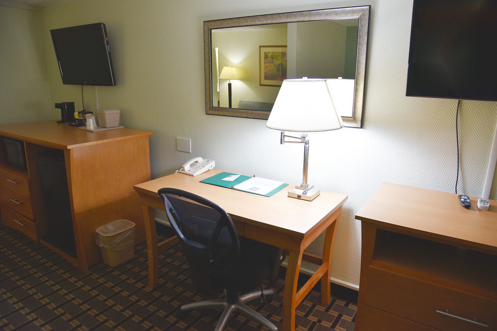 Quality Inn & Suites Near I-480 And I-29 Council Bluffs Dış mekan fotoğraf