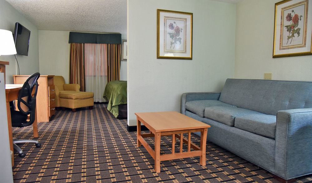 Quality Inn & Suites Near I-480 And I-29 Council Bluffs Dış mekan fotoğraf