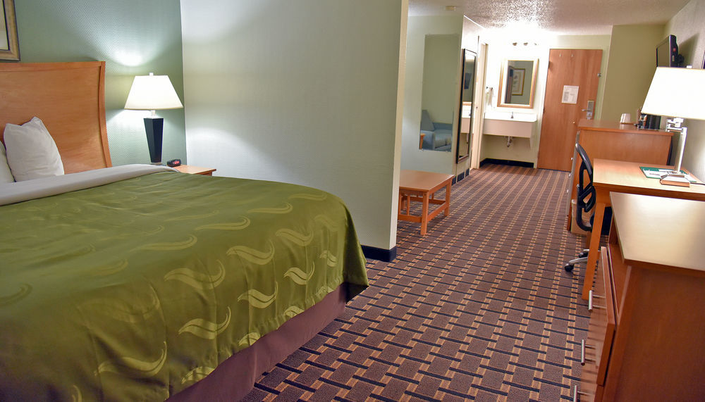 Quality Inn & Suites Near I-480 And I-29 Council Bluffs Dış mekan fotoğraf