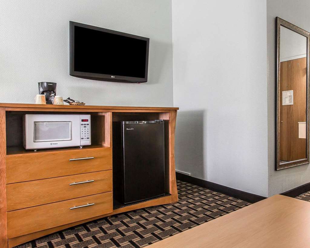 Quality Inn & Suites Near I-480 And I-29 Council Bluffs Oda fotoğraf