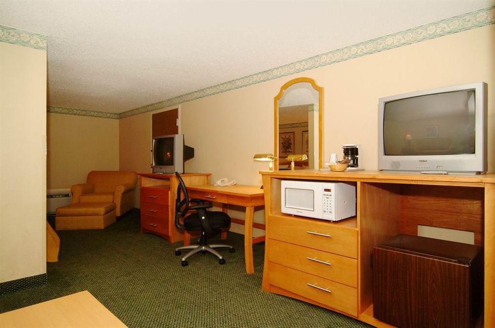 Quality Inn & Suites Near I-480 And I-29 Council Bluffs Dış mekan fotoğraf