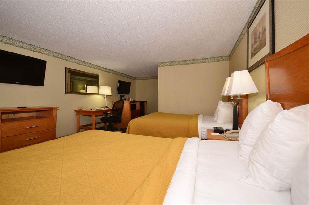 Quality Inn & Suites Near I-480 And I-29 Council Bluffs Oda fotoğraf